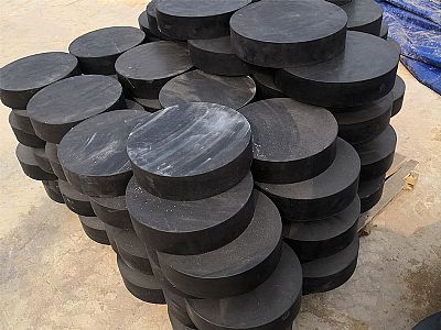 娄底板式橡胶支座由若干层橡胶片与薄钢板经加压硫化